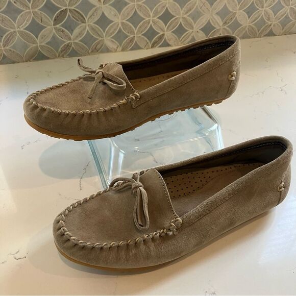 L.L. Bean Shoes - L.L. Bean Taupe Beige Suede Moccasin Slip On Driving Loafer Women Sz 7.5 M